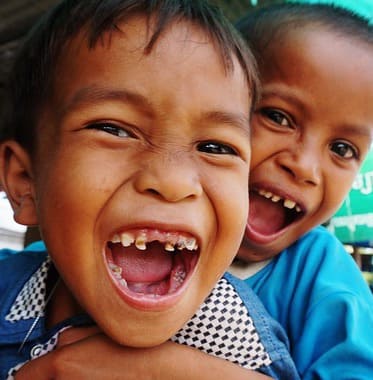 children with damaged teeth